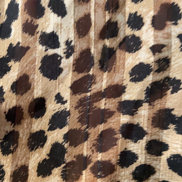 H&M Cheetah Print Blouse. NWOT - Picture 3 of 7